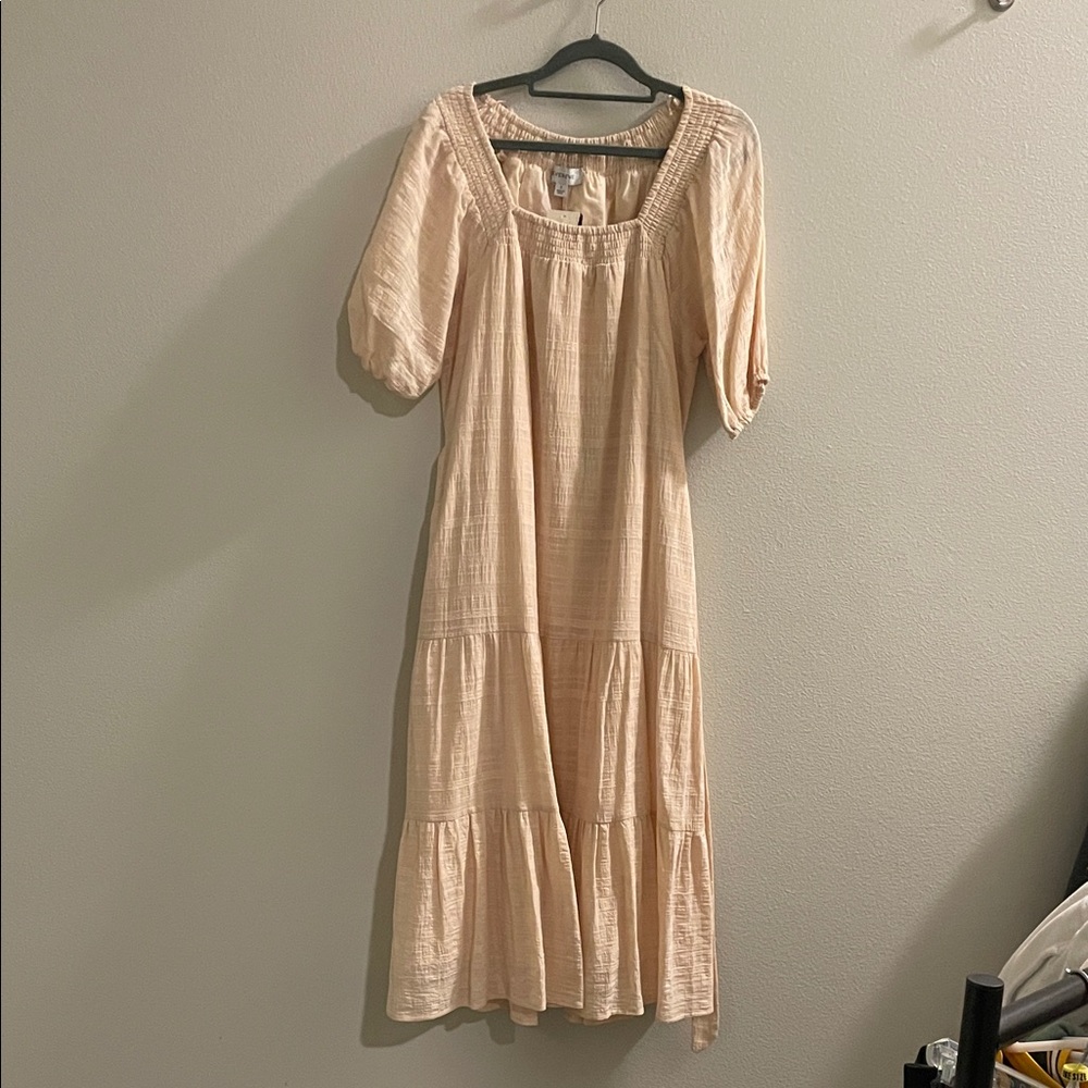 Evereve Soft Blush Midi Dress